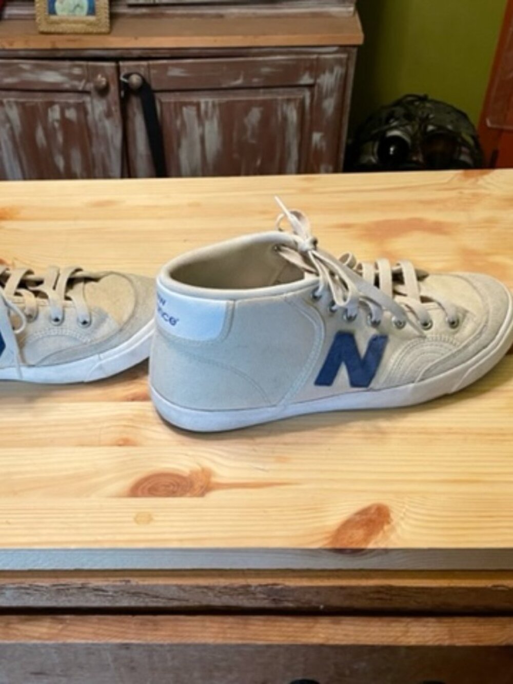 New Balance NM213TBL white w/blue N sneakers, not worn,  sz 8 US